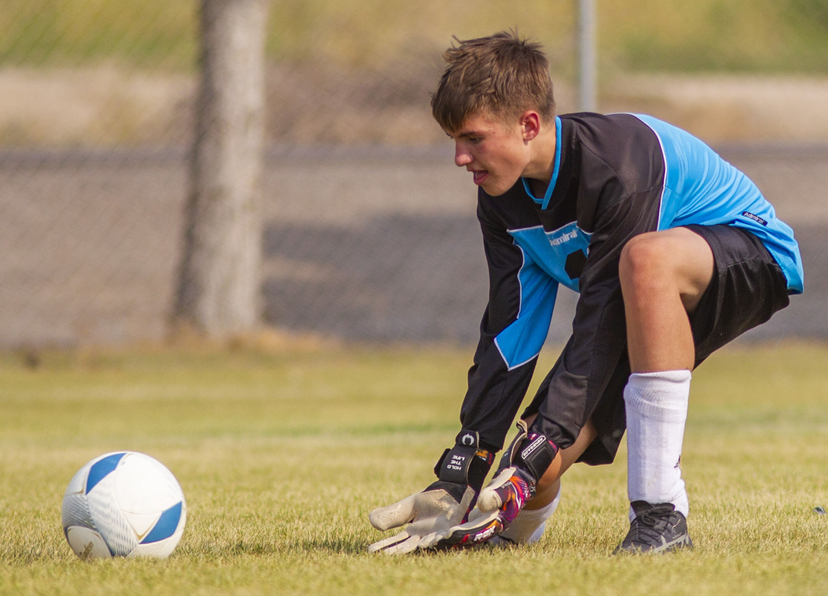 Buhl battles Declo boys soccer